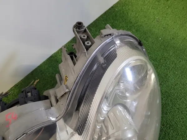 Rechter Koplamp Mercedes W203 Lift Xenon A2038203659 image 4