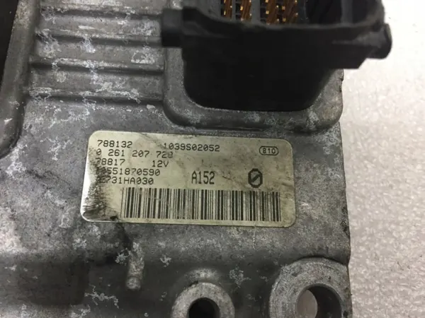 Alfa Romeo 147 1.6 ECU OEM 0261207728 - Einsatzbereit image 3