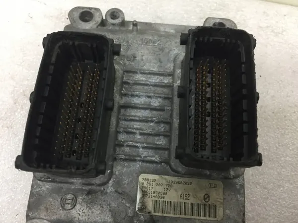 Alfa Romeo 147 1.6 ECU OEM 0261207728 - Einsatzbereit image 4