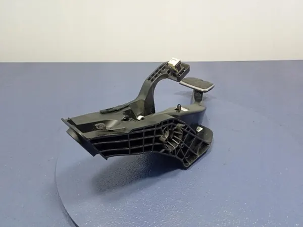 BMW G20 G21 Jarrupoljin OEM 6874281 - Käytetty image 3