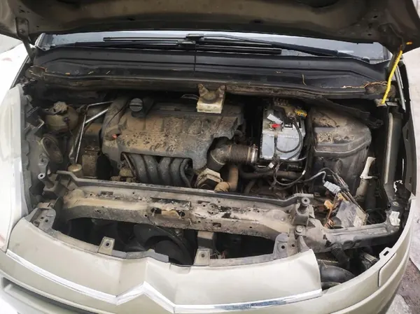 Citroen C4 Grand Picasso Generaattori 2008 2.0L 9649846780 image 8