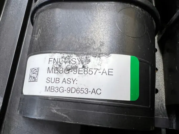 Filtre à charbon vapeur carburant OEM MB3G-9E857-AE image 8