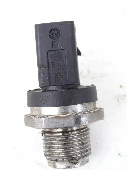 Sensor de pressão de combustível Mercedes-Benz A0061537828 image 2