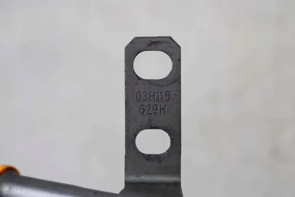 Oliepeilstokbuis OEM 03H115 voor Audi Q7 - Gebruikt image 4