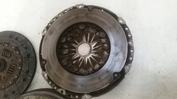 Volante bimassa Mitsubishi ASX image 3