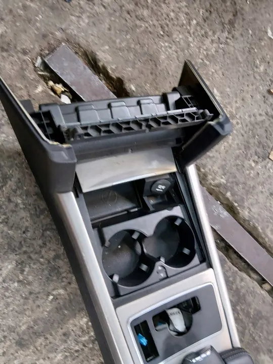 Apoio de Braço Mercedes W212 Classe E Lift OEM image 5