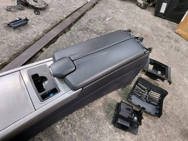 Apoio de Braço Mercedes W212 Classe E Lift OEM image 7