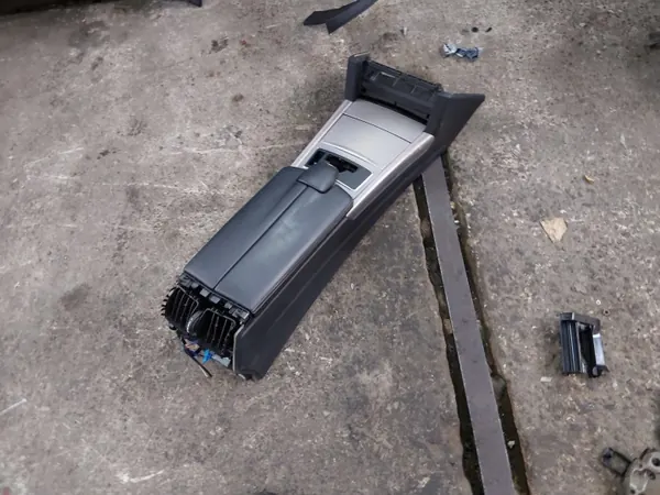 Apoio de Braço Mercedes W212 Classe E Lift OEM image 9
