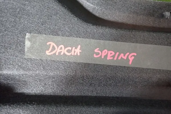 Kofferraumablage Dacia Spring OEM 799227617R - Gebraucht image 3