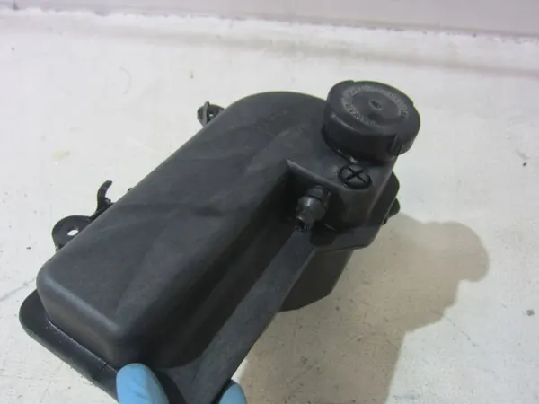 BMW Z3 E36 3.0I M54 Expansionsbehållare OEM 17107514964 image 3