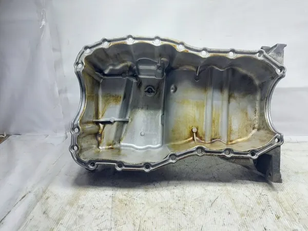 Oljetank 8200535848 Dacia Logan I 1.4 image 8