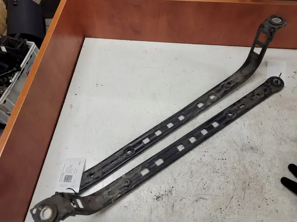 Mercedes-Benz Polttoainesäiliön Kiinnike OEM A2124700240 image 7