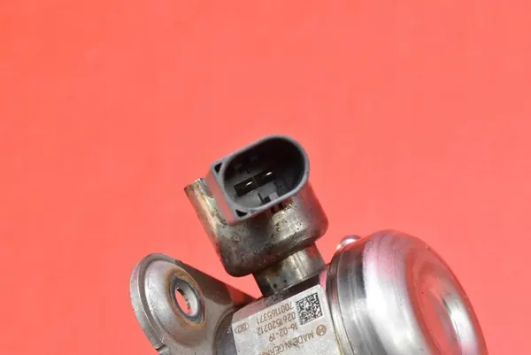 Brandstofpomp Mercedes CLA C117 2.0 CGI 2013-2016 A2700700501 image 8