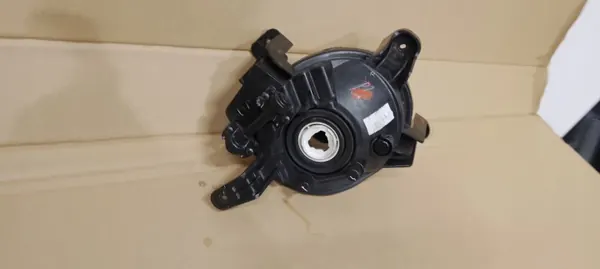 Faro Halógeno Derecho Hyundai OEM 92202-B Usado image 6