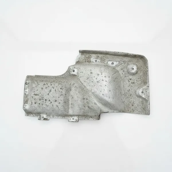 Escudo térmico silenciador VW T6.1 OEM 7H0825701 image 2