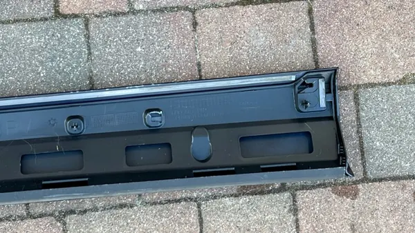 OEM 83A853960A/B Oikea Ovisuojus Audi Q3 2019-24 image 8
