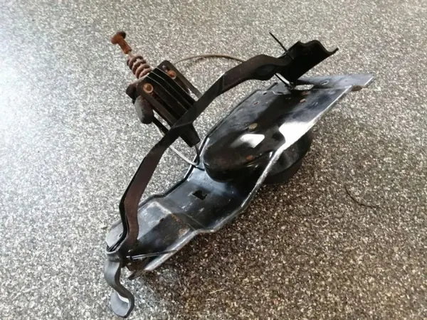Suporte de roda sobressalente OEM CE1C9C30AJ Chrysler image 2