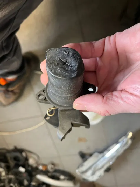OEM WKŁADKA MASKI FORD TRANSIT MK8 13-23 Konepellilukko image 2