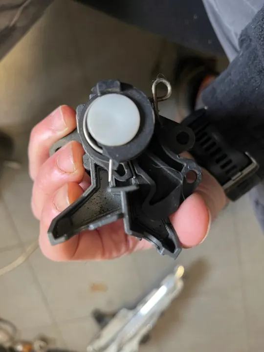OEM WKŁADKA MASKI FORD TRANSIT MK8 13-23 Konepellilukko image 3