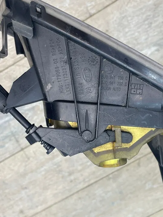 Farol de Neblina Skoda Fabia II (5J) Direito OEM 177DC7FA image 2