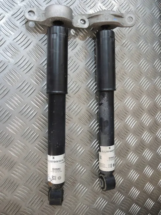 Taka-iskunvaimennin OEM P68484076AA Chrysler Pacificalle image 2
