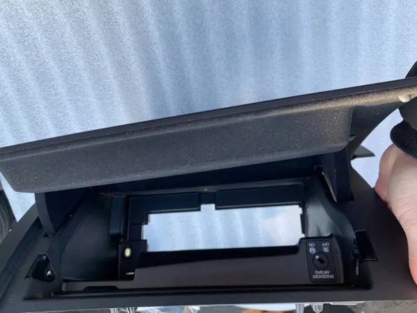 Audi A3 8Y dashboardvak OEM 8Y1857035A image 6