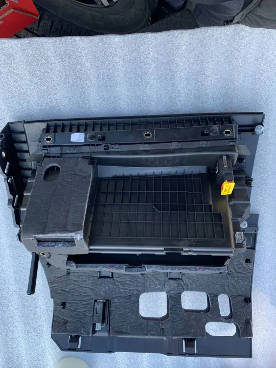 Audi A3 8Y dashboardvak OEM 8Y1857035A image 7