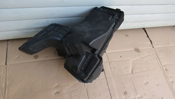 Audi Ilmansuodattimen Kotelo OE 8R0133837S image 2