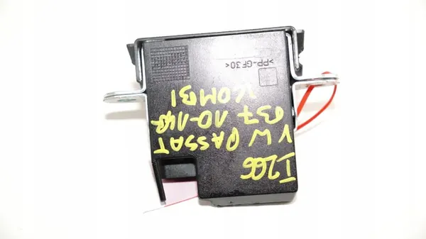 Takaluukun lukko OEM 360150999 VW Passat B7 Farmarille image 6