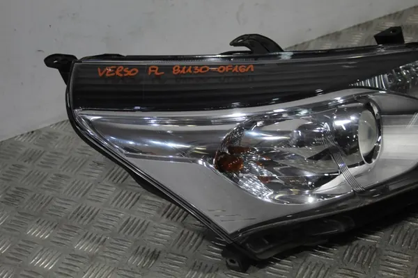 Toyota Verso Lift 13-18 - faro derecho image 9