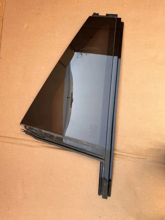 Taka-oikea lasi OEM CK5225828 Land Roverille image 2