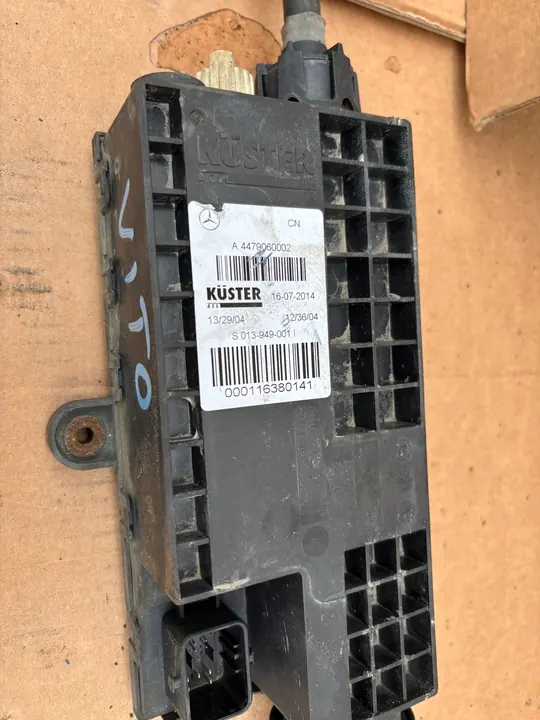 MERCEDES V CLASS ELECTRIC HAND BRAKE A4479060002 image 2