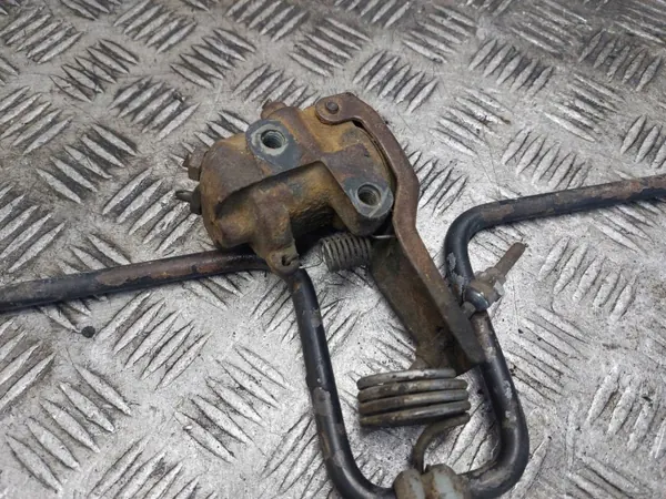 Corretor de Força de Travagem Mercedes Vito W638 image 3