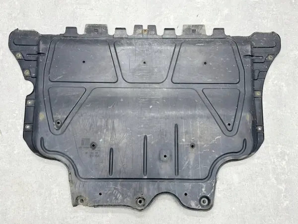 OEM 5Q0825236 Moottorin Alasuojus Audi A3 8V:lle image 2