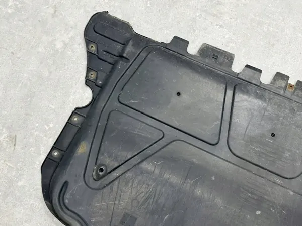 OEM 5Q0825236 Moottorin Alasuojus Audi A3 8V:lle image 4