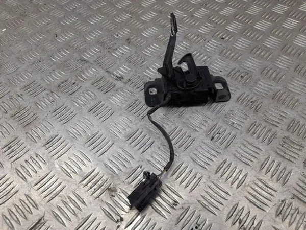 Cadillac CTS motorkapslot OEM 22940238 - Voor image 2