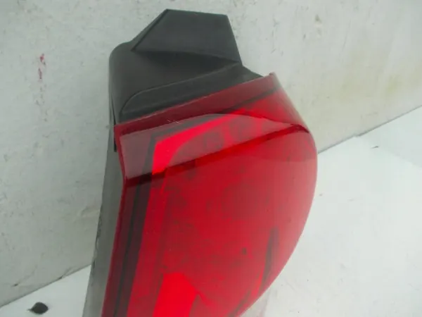 FIAT FREEMONT LUZ TRASERA DERECHA LED EUROPA image 2