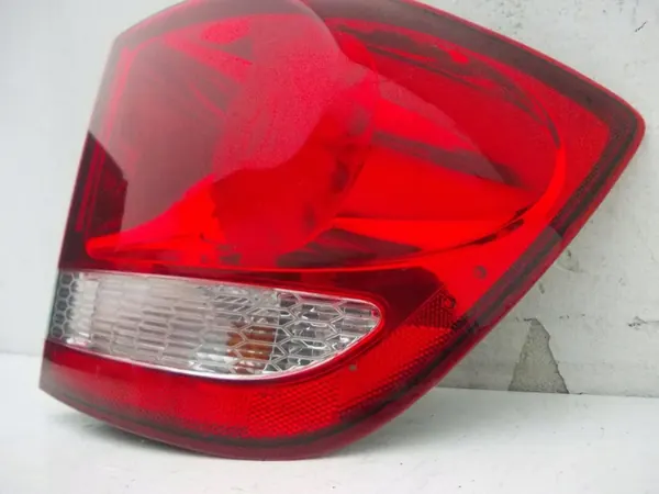 FIAT FREEMONT LUZ TRASERA DERECHA LED EUROPA image 5