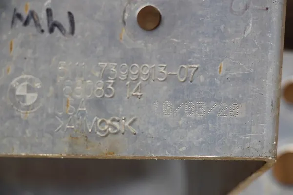 Vasen pystytuki eteen BMW X3 G01 G02 image 3