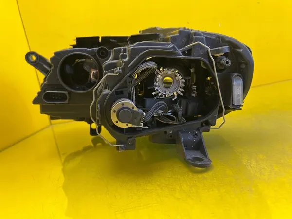 Oikea Ajovalo VW Passat B7 Bi Xenon LED 3AB941754 image 6