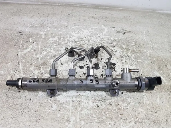 Brandstofrail A6510701595 Mercedes W205 2.2 CDI image 2