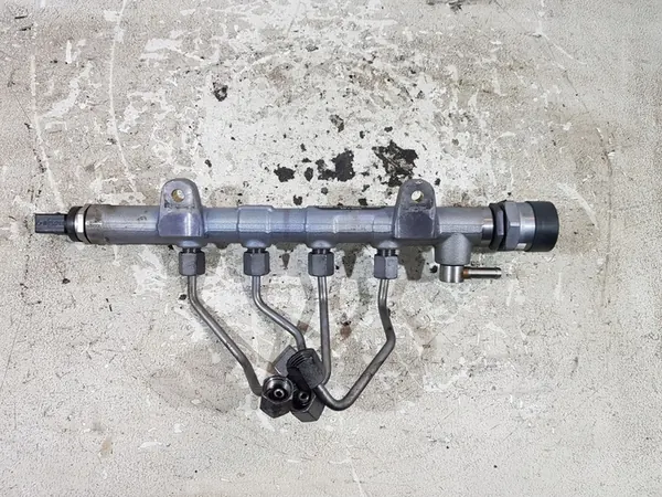 Brandstofrail A6510701595 Mercedes W205 2.2 CDI image 3