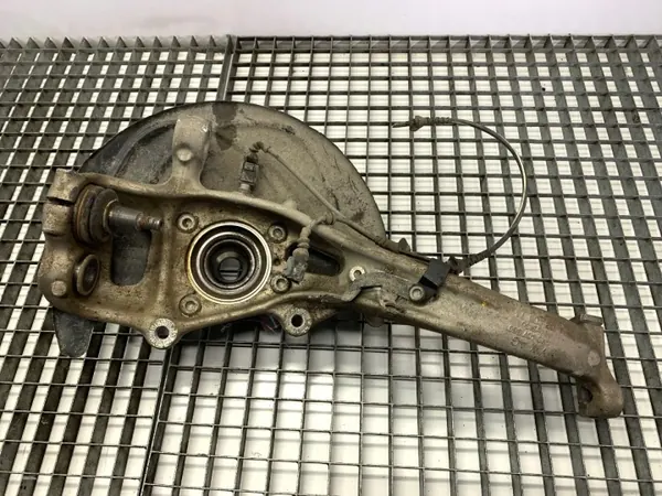 OEM 4M0407560 oikea etutukipuu Audi Q8:lle image 3