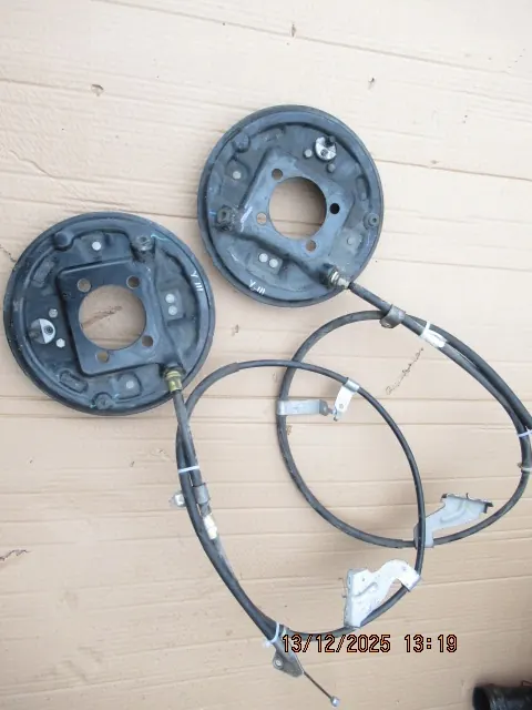 Toyota Yaris III Jarrupalat & Liitännät OEM 4949 image 4