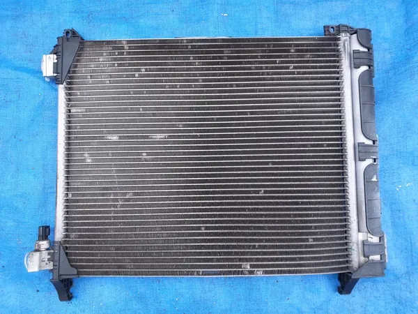 Radiador de aire acondicionado Nissan Micra IV image 2
