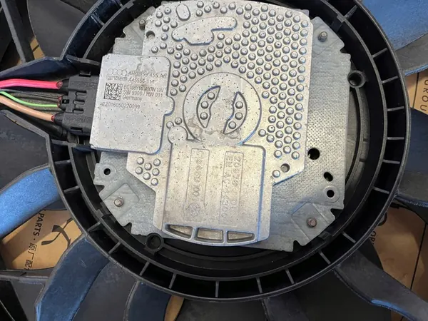 Kylarrubrik AUDI A8 D4 3.0 TDI OEM 4H0121207 C image 4