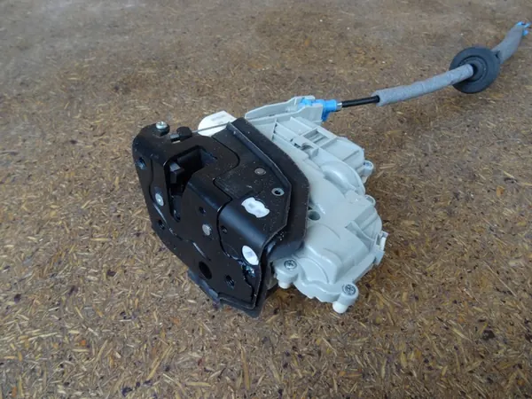 AUDI A3 8V Rechte Hintertürschloss 4G0839016C image 4