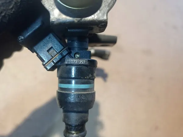 Rampe d'injecteurs BMW 1353-1739169 image 5