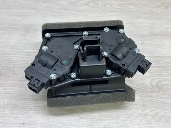Válvula de calefacción OEM 7P0820526C para Porsche Cayenne image 3