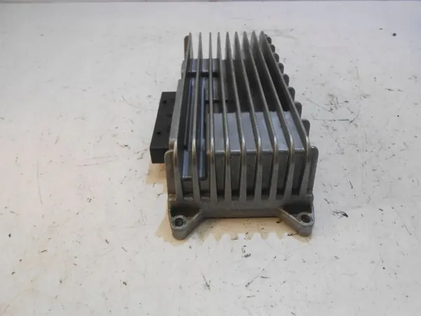 Audi A4 B8 Audio-vahvistin OEM 8T0035223AE image 3